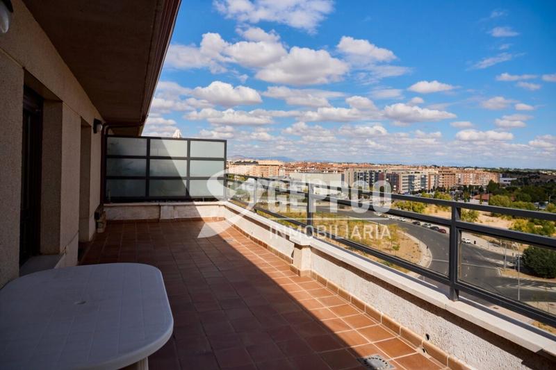 Foto b1926718-5111-4a7b-aa27-f90ae823bff3. Àtic amb piscina a Sanchinarro Madrid