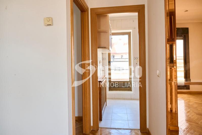 Foto a57d9e9c-df5a-421a-993d-f10d3ca85488. Penthouse with pool in Sanchinarro Madrid