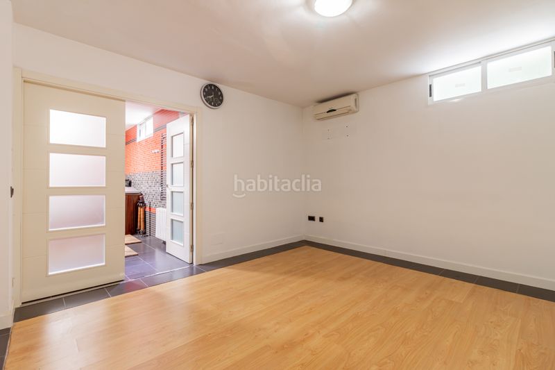 Foto d2f59415-b2a0-4bd1-ad30-6ba97cb82d61. Xalet amb xemeneia calefacció a Valdebebas - Valdefuentes Madrid