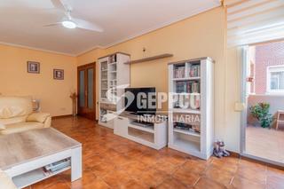 Etagenwohnung in Estación-Parque O´Donnell