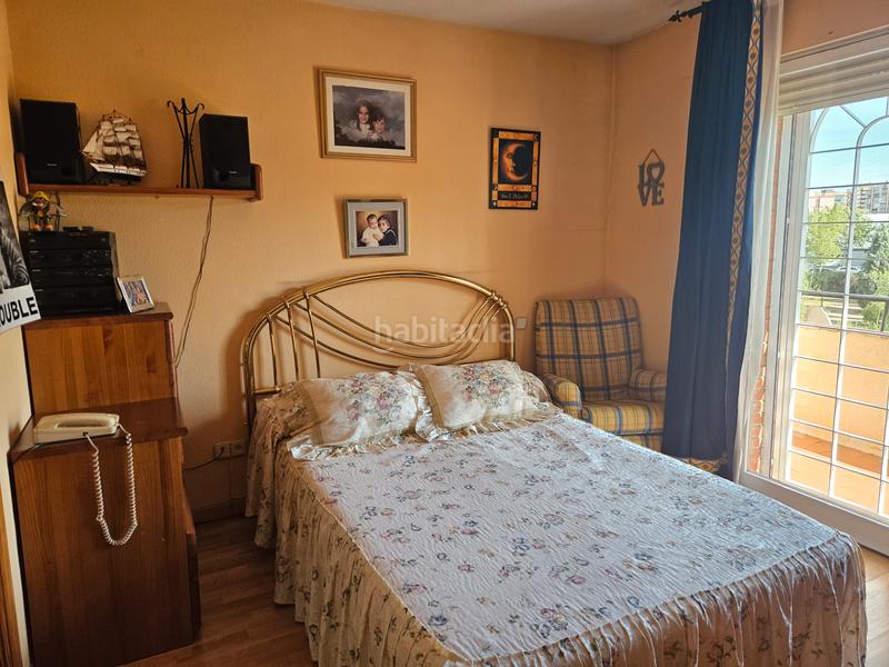 Foto 3cfa22ec-b638-4d6e-a317-7366a0d156f1. Casa adossada amb xemeneia calefacció a Ensanche Alcalá de Henares