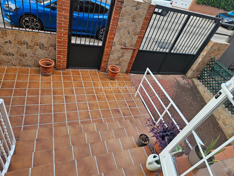 Foto 43f26fb0-5b02-4f32-9b8e-0cd7f86db61b. Casa adossada amb xemeneia calefacció a Ensanche Alcalá de Henares