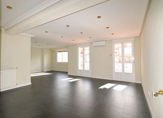 Etagenwohnung  Avenida de bruselas. Espectacular vivienda amplia y luminosa con terraza en excelente