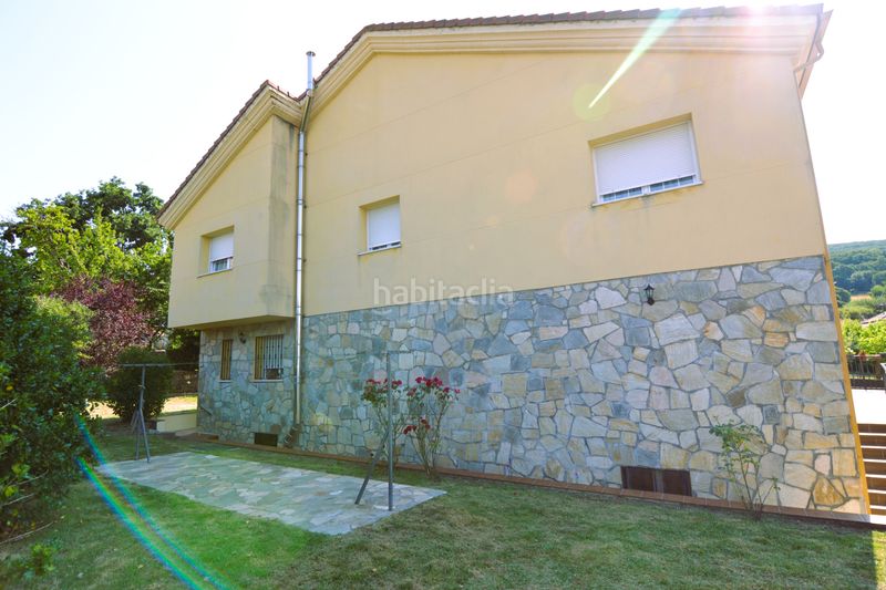 Foto 04c7cbfd-6894-4160-9dbb-8b60e0efefea. Xalet amb xemeneia calefacció aparcament a Somosierra