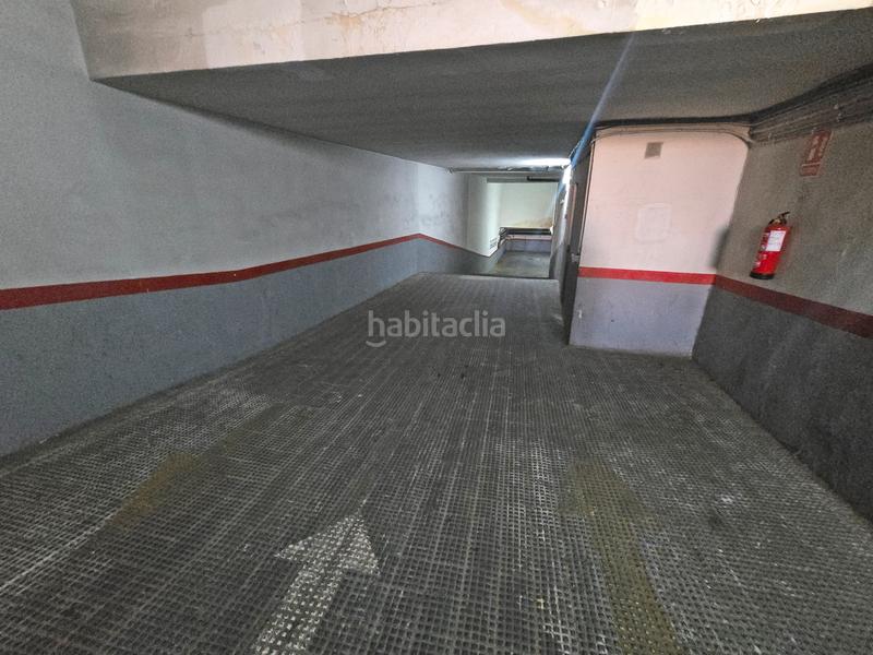Foto b72c408c-9d0f-4733-9a0d-fbe07d490a53. Parking voiture dans Casco Antiguo Leganés