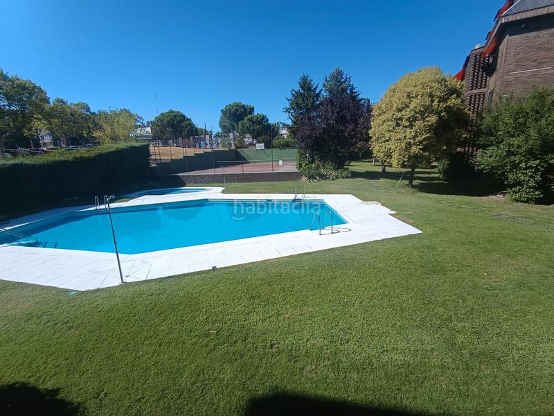 Foto 2d56138f-b4b7-47f4-8515-2ad02a9c83d7. Pis amb aparcament piscina a Carretera del Plantío Majadahonda