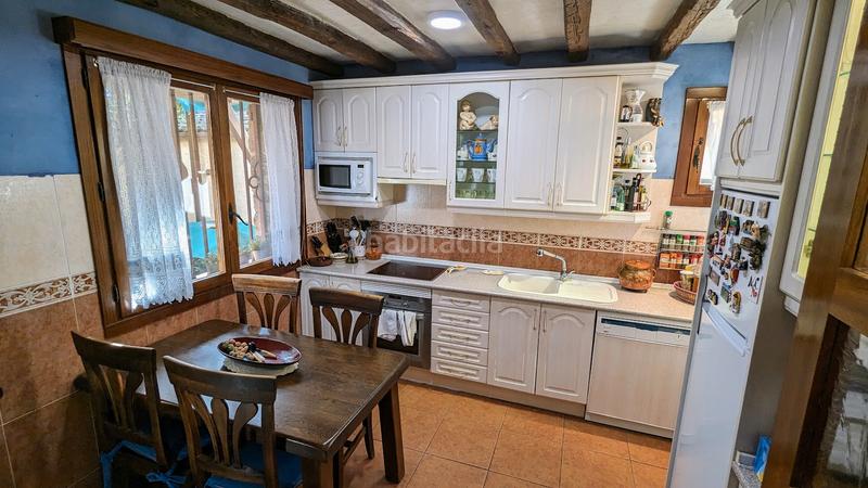 Foto 240f45f7-f29e-4b0d-a1cb-543182e853fa. Casa amb xemeneia calefacció a Sotosalbos