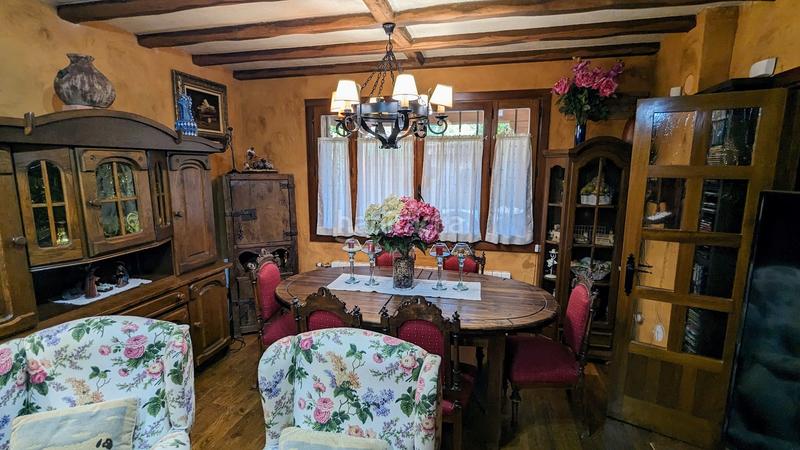 Foto 4cb1af10-ad06-49b7-ace2-c9ee159ae80f. Casa amb xemeneia calefacció a Sotosalbos