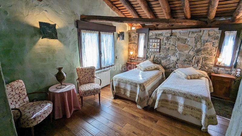 Foto 8dd5a050-913c-4348-b132-e8fba7eb16b7. Casa amb xemeneia calefacció a Sotosalbos