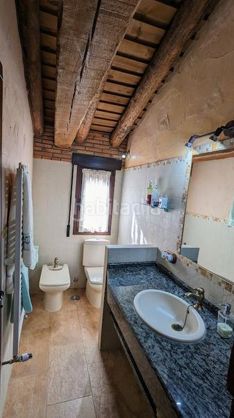 Foto a2b2d5b5-f20c-4100-8b6e-e7e010360319. Casa amb xemeneia calefacció a Sotosalbos