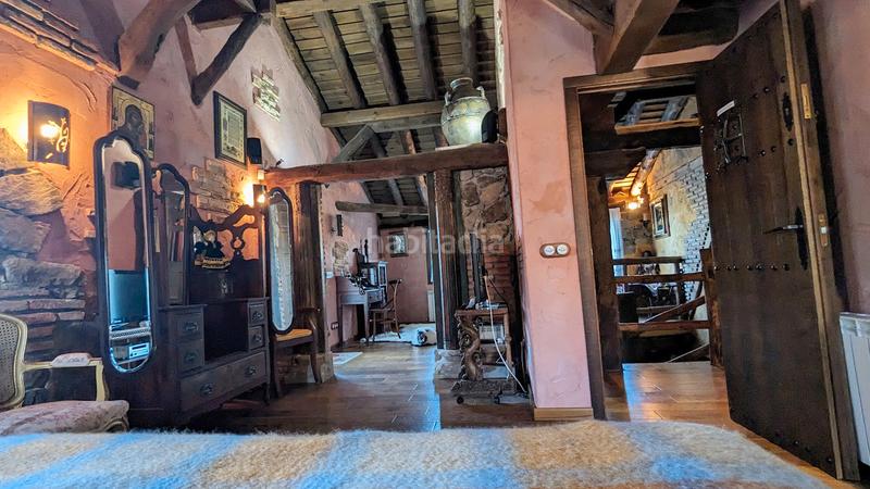 Foto b5cb4287-fbb4-4a91-a50e-479522c1d947. Casa amb xemeneia calefacció a Sotosalbos