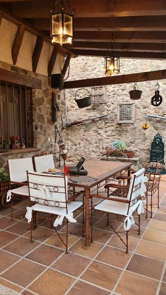 Foto d04e8ec6-f6a0-4664-9d0d-635c53fb4c6b. Casa amb xemeneia calefacció a Sotosalbos