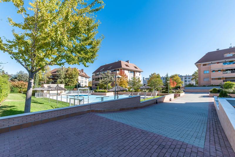 Foto 4f3ec569-d162-4a36-8a37-38b976f05a8c. Affitto duplex con riscaldamento parcheggio piscina in Boadilla del Monte