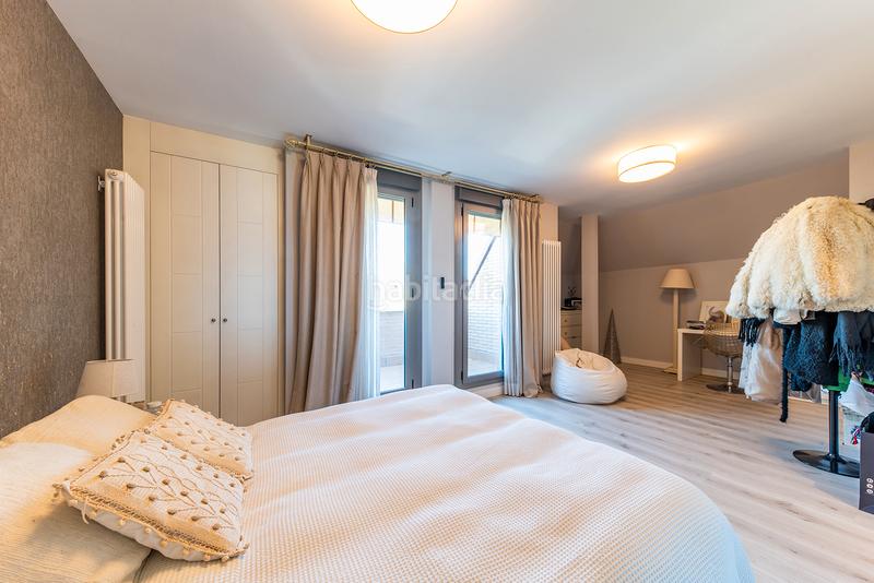 Foto 759dc7fe-bdba-400d-a49b-8f52f7dc282d. Lloguer dúplex amb calefacció aparcament piscina a Boadilla del Monte