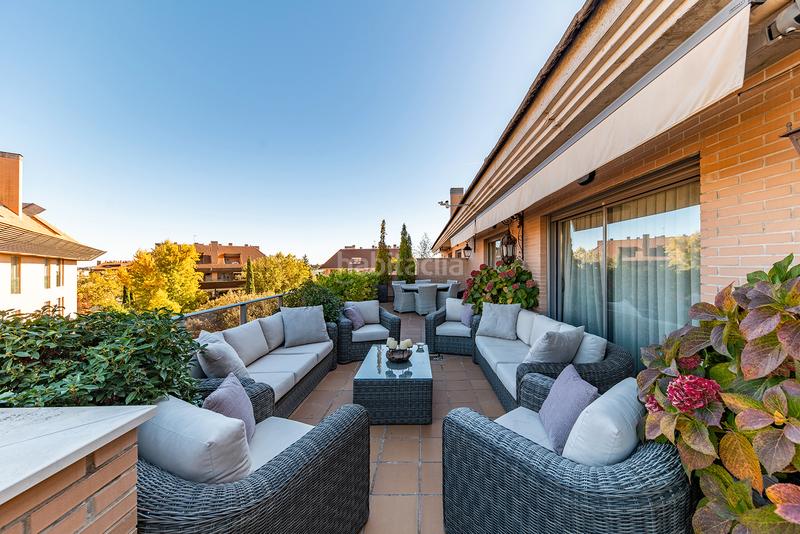 Foto a9990ec1-7d0f-4afd-bf52-bbe36f36dced. Location duplex avec chauffage parking piscine dans Boadilla del Monte