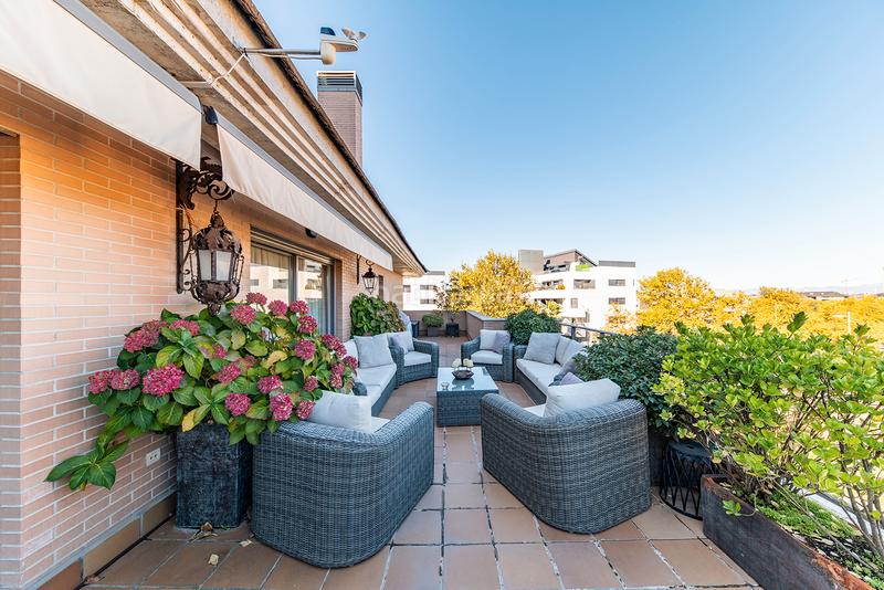 Foto 0e3aab1c-b7e5-4b98-8f12-310c659c0a64. Miete zweistöckige wohnung mit heizung parking pool in Boadilla del Monte