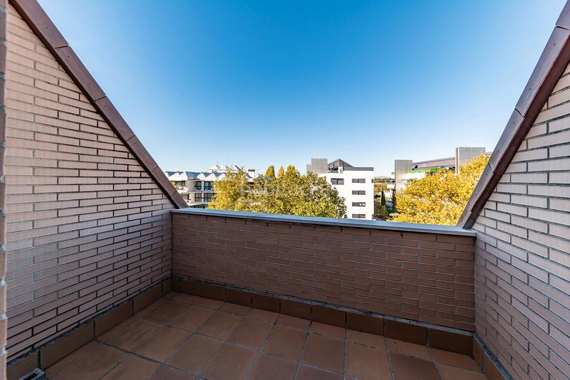 Foto ea52a931-561f-4a09-a06e-12b19b00311a. Miete zweistöckige wohnung mit heizung parking pool in Boadilla del Monte