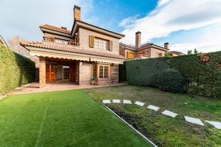 Maison jumelée à El Cantizal. Chalet levitt en urbanización tranquila