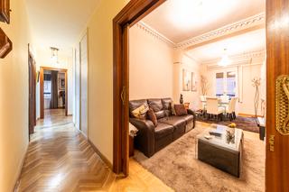 Piso  Calle del buen suceso 20. Piso en esquinazo con 7 balcones