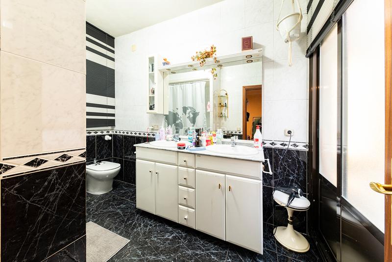 Foto afed9978-e0b8-4388-a300-7d7bdb103a97. Appartement dans calle del buen suceso 20 dans Argüelles Madrid