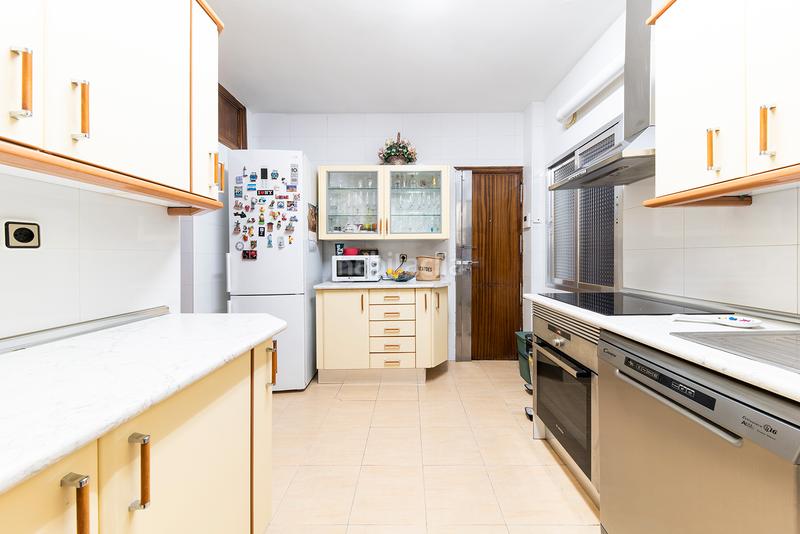 Foto 12a9223e-bfd9-4223-bb92-ad82f9c7e58a. Pis amb calefacció a Gaztambide Madrid