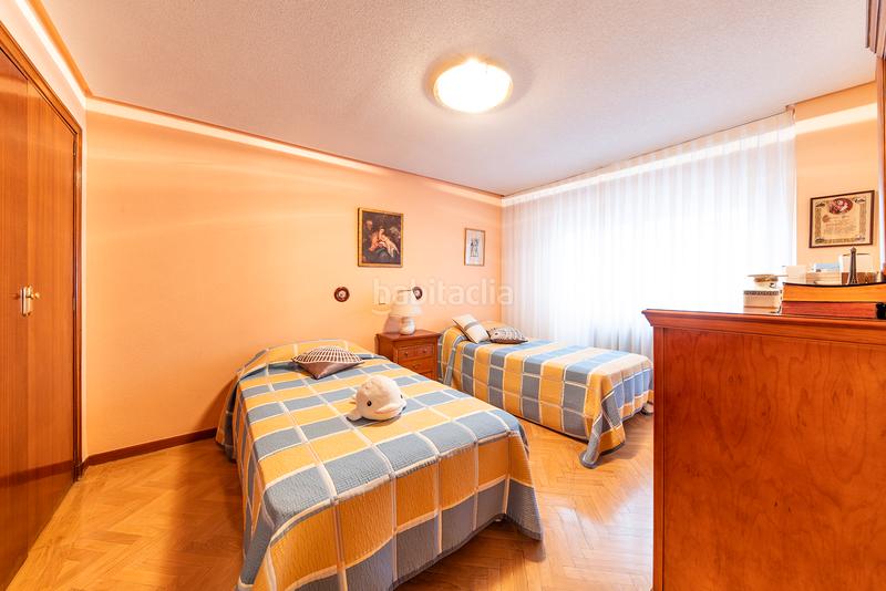 Foto 1f9c64a0-e41a-4fec-9f56-320998df0654. Pis amb calefacció a Gaztambide Madrid