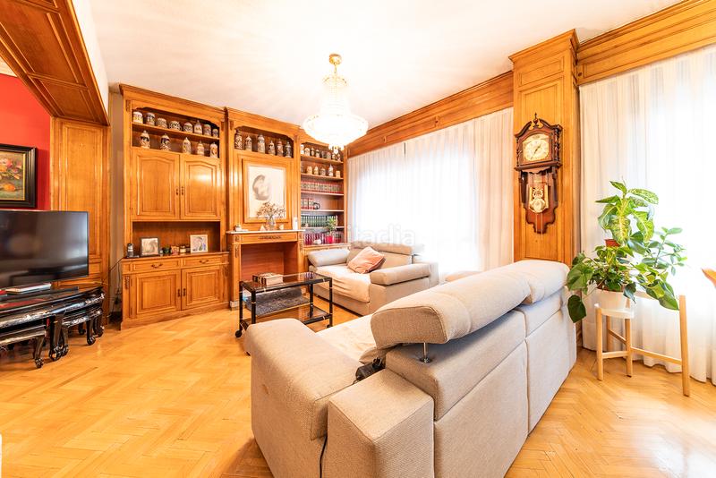 Foto c40cfe7c-db46-4f0f-93c3-85a2e2ac8678. Pis amb calefacció a Gaztambide Madrid