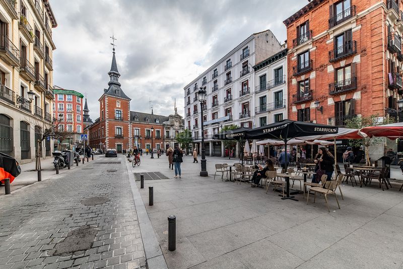 Foto b71dd231-0ff2-4f11-a151-be1670bcd8d8. Local comercial amb calefacció a Sol Madrid