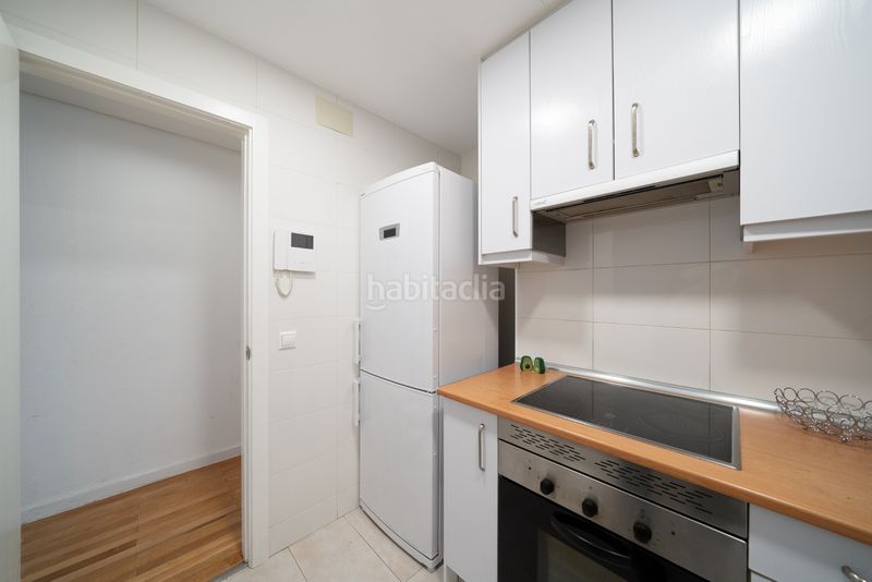 Foto 84a7105d-0df2-4a40-b483-3ca46a10194a. Rent penthouse with heating in Vallehermoso Madrid