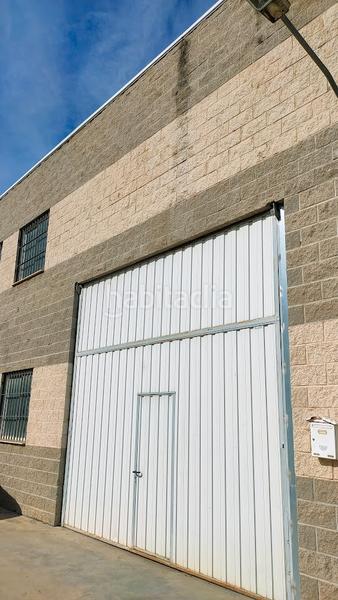 Foto 4ca80e28-72b4-431c-b2d0-b7fe90073d30. Bâtiment à usage industriel dans Casar (El)