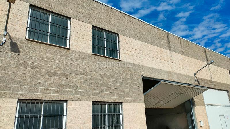 Foto bf150287-8ea8-44ae-a59e-f52529e4ea15. Bâtiment à usage industriel dans Casar (El)