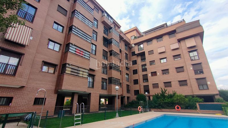 Foto d16b1e14-8fb3-4773-8bb1-d29a284e7f9b. Pis amb calefacció piscina a Simancas Madrid