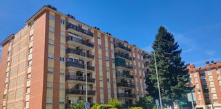Rent Flat in Constitución-El Balconcillo. Piso de 3 dormitorios, ascensor, terraza y trastero con parking