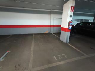 Parking coche en Calle embajadores 220