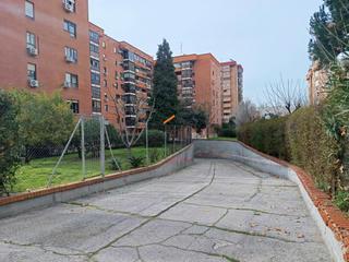 Aparcament cotxe en Calle puerto de miravete 13