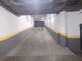 Rent Car parking in Calle de embajadores 187