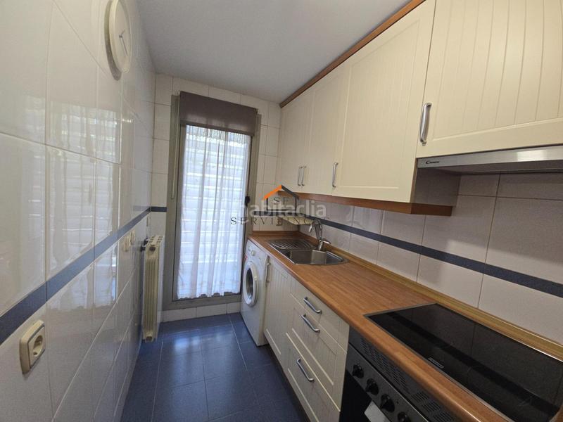 Foto bee64b9b-3ff8-4a73-b751-1c25cf004860. Alquiler piso en calle antonio lopez 246 en Almendrales Madrid