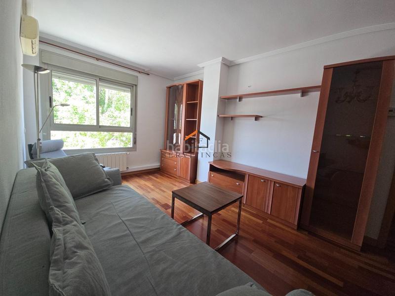 Foto d35d5b87-a0d0-4b25-afc1-c0018bd4ba80. Alquiler piso en calle antonio lopez 246 en Almendrales Madrid