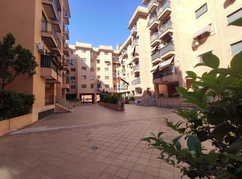 Foto 398b3423-91e6-4cbd-b3da-2717f4db1ecc. Flat in calle julian rabanedo 40 in Legazpi Madrid