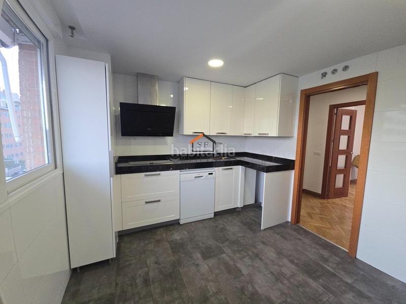 Foto 403c3fa6-1f29-4f80-9091-f22b94181740. Location appartement avec chauffage parking piscine dans Madrid