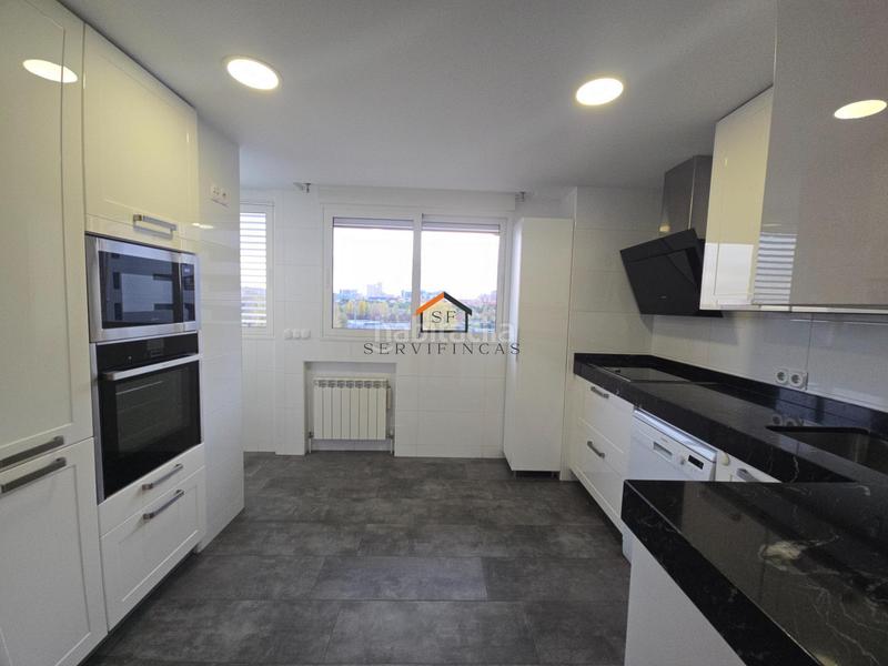 Foto c08db39e-83a9-43ed-89ec-ad5f673883f6. Location appartement avec chauffage parking piscine dans Madrid