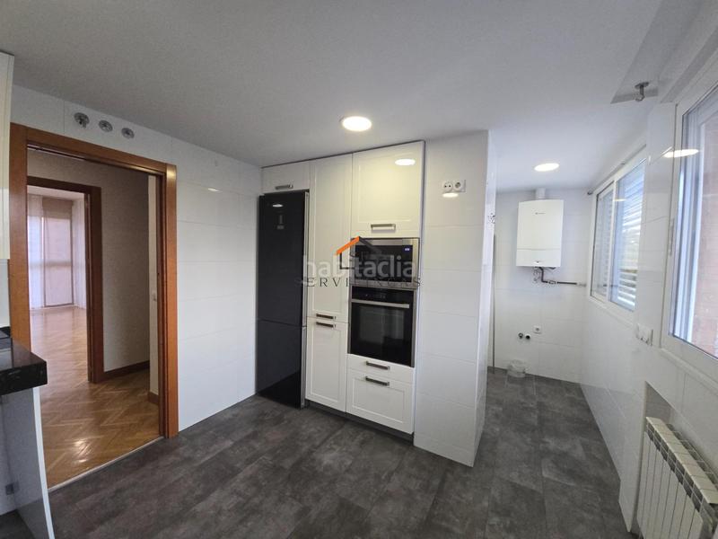 Foto 528cb7c0-8cea-4d0a-bbc4-6b6b6ba05805. Rent flat with heating parking pool in Legazpi Madrid