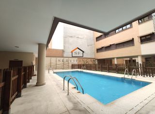 Flat in Calle ANDRES DE URDANETA 12