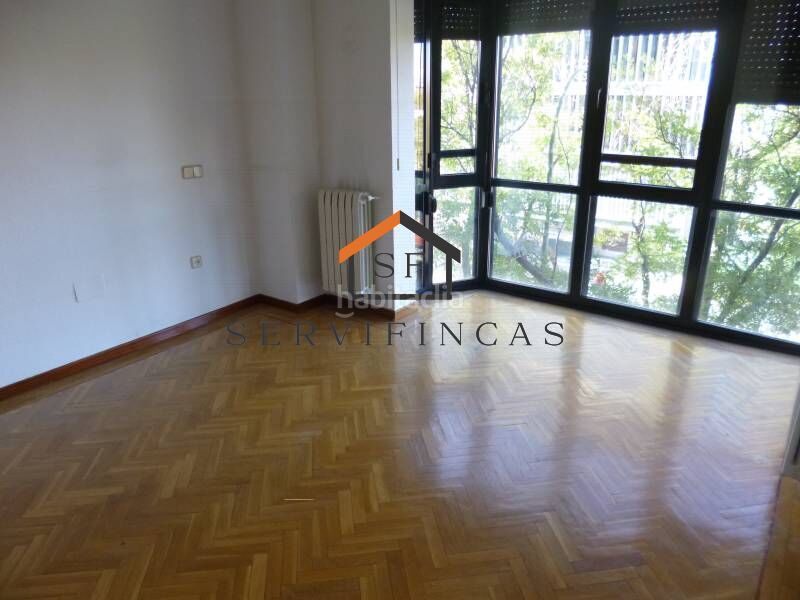 Foto b45794c2-c599-400e-bd85-42ed75477329. Piso en Imperial Madrid