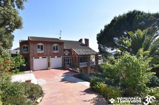 Casa a El Bosque. Casa en venta en villaviciosa de odón