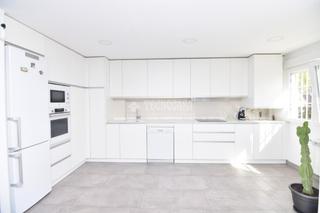 Casa bifamiliare in Centro. Casa en venta en villaviciosa de odón