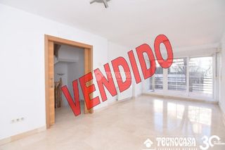 Casa aparellada  Calle siete picos. Casa en venta en villaviciosa de odón
