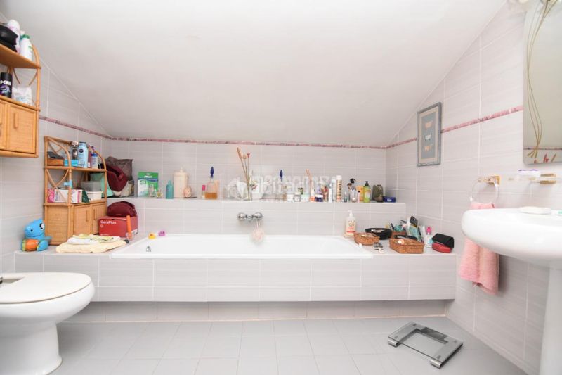 Foto 38b393df-3bcf-4188-b4ec-778338b2b785. Casa a El Bosque Villaviciosa de Odón