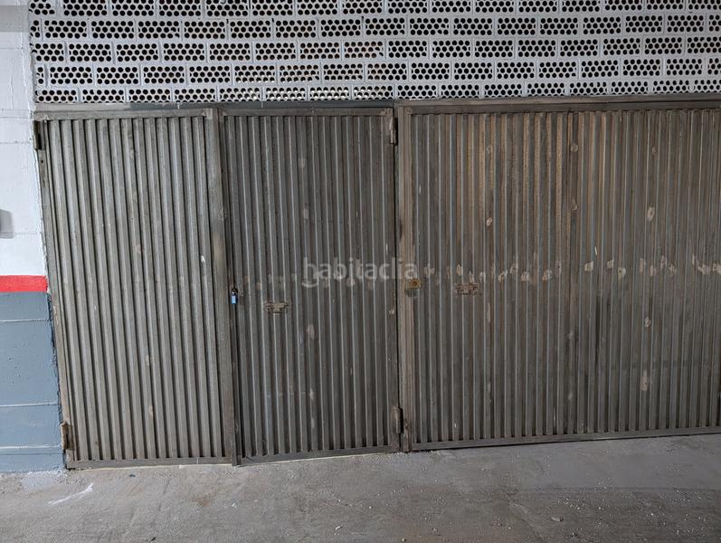 Foto 123fb911-83c3-4a0e-b620-7a5d1a399a72. Aparcament cotxe a Avenida de Abril-9 de Octubre Sagunt