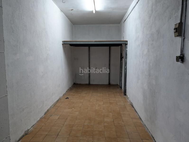 Foto b008704b-8916-4b32-aa93-eef9585272a0. Aparcament cotxe a Avenida de Abril-9 de Octubre Sagunt